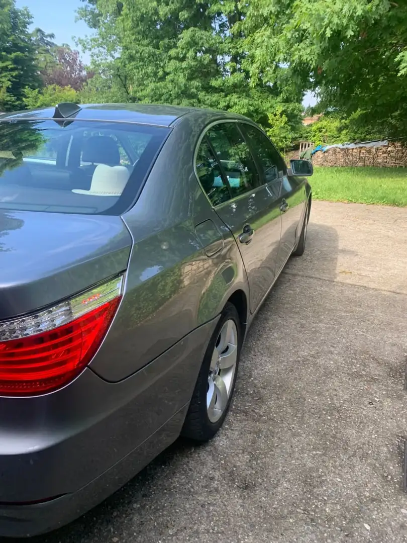 BMW 530 xd cat Attiva Grigio - 2