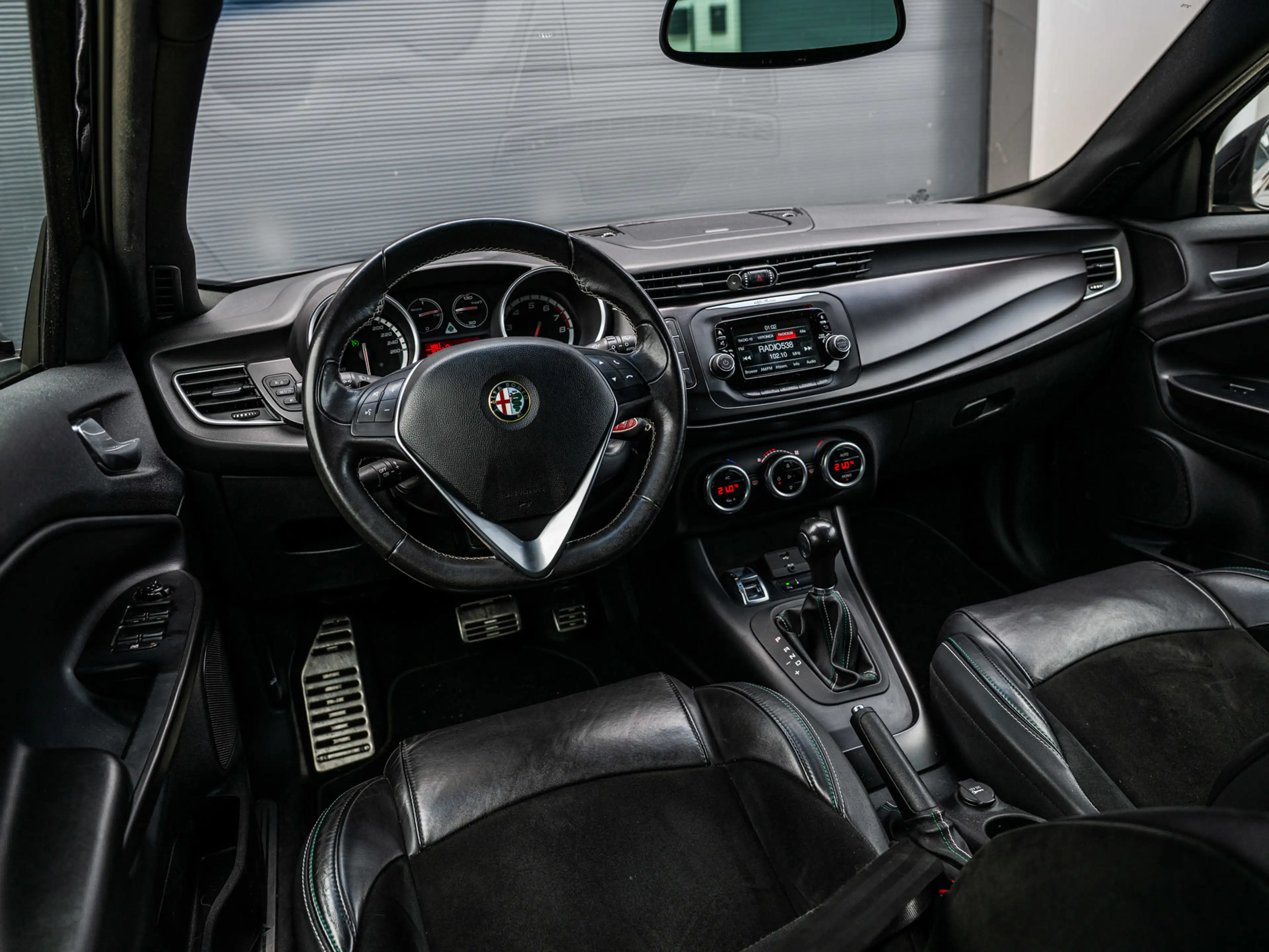 Alfa Romeo Giulietta 1.7 TBi Quadrifoglio Verde — photo 8