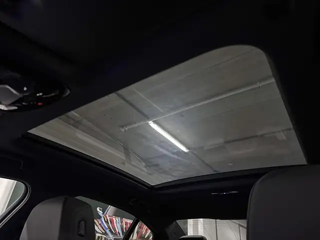 BMW 5 Series view 10