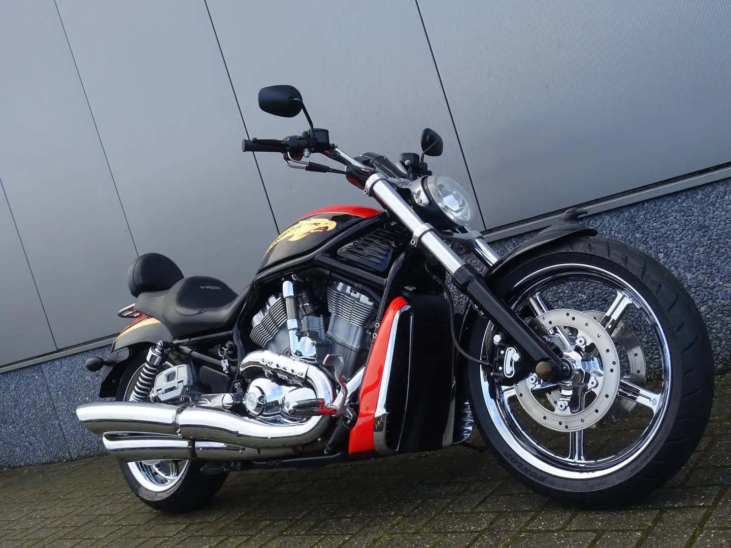 Harley-Davidson VRSC V-Rod V-ROD crvena - 2