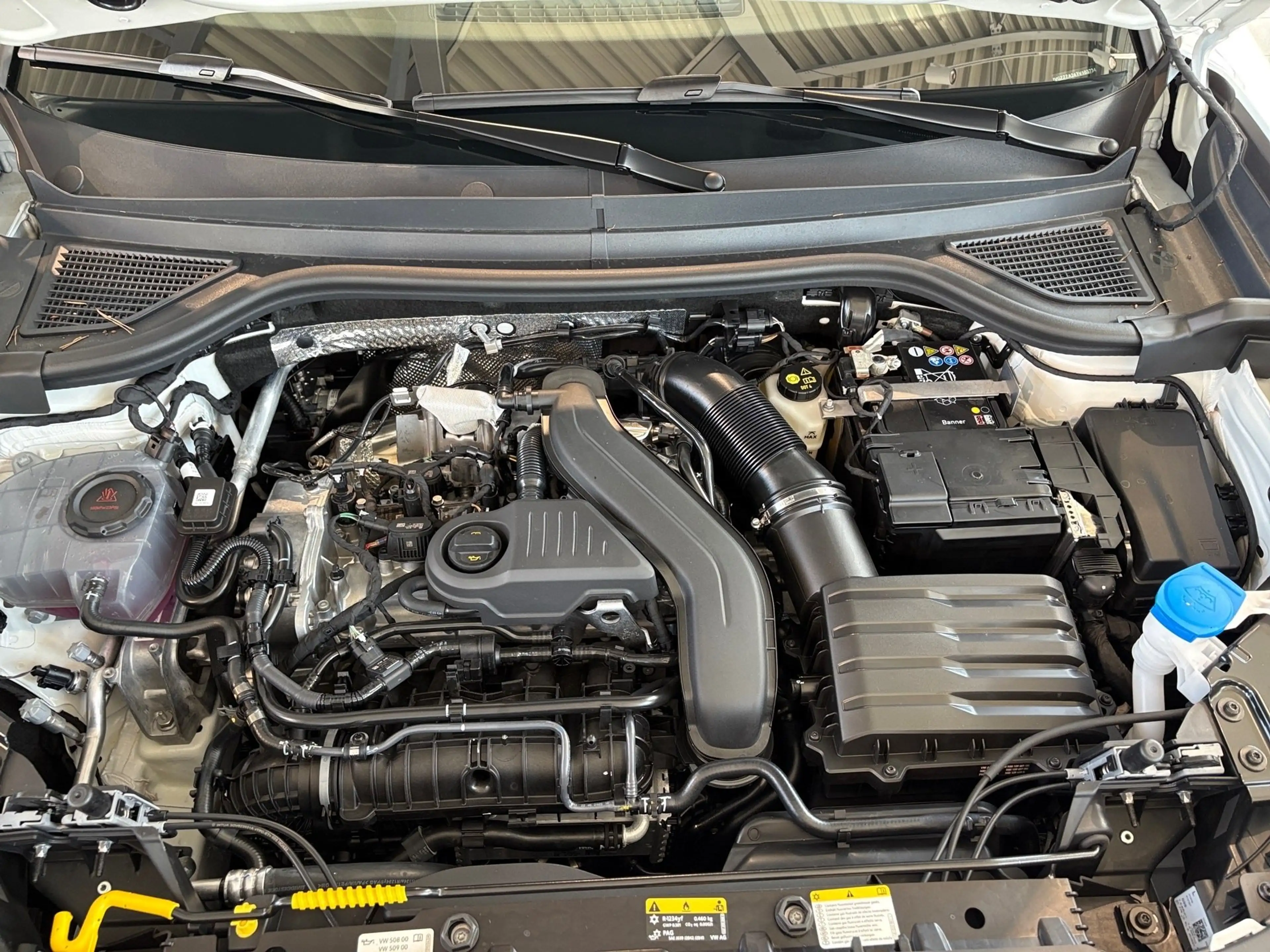 Volkswagen T-Roc 1.5 eTSI R-Line *PANO*APPCON*KAMERA* — photo 9