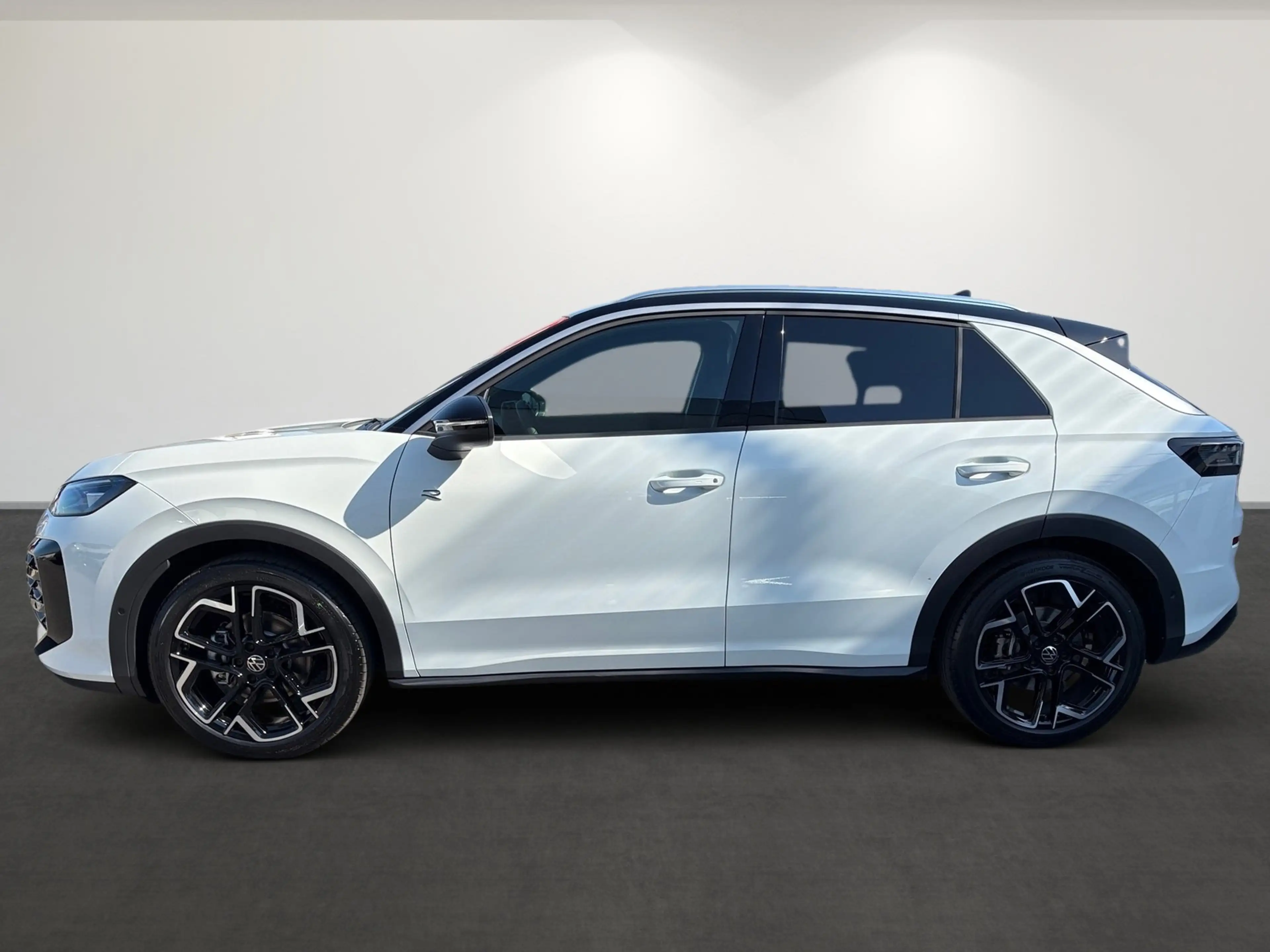 Volkswagen T-Roc 1.5 eTSI R-Line *PANO*APPCON*KAMERA* — photo 7