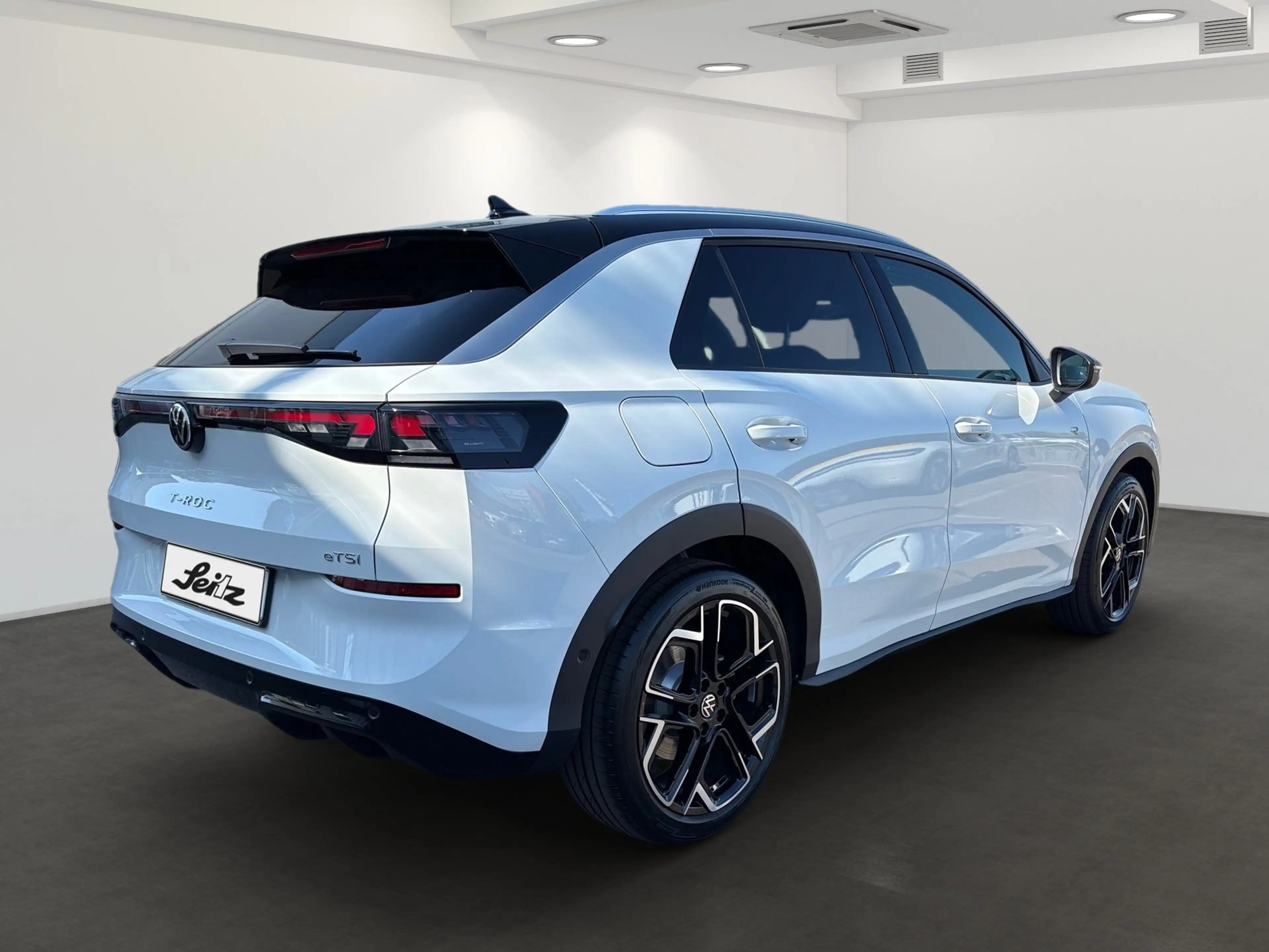 Volkswagen T-Roc 1.5 eTSI R-Line *PANO*APPCON*KAMERA* — photo 6