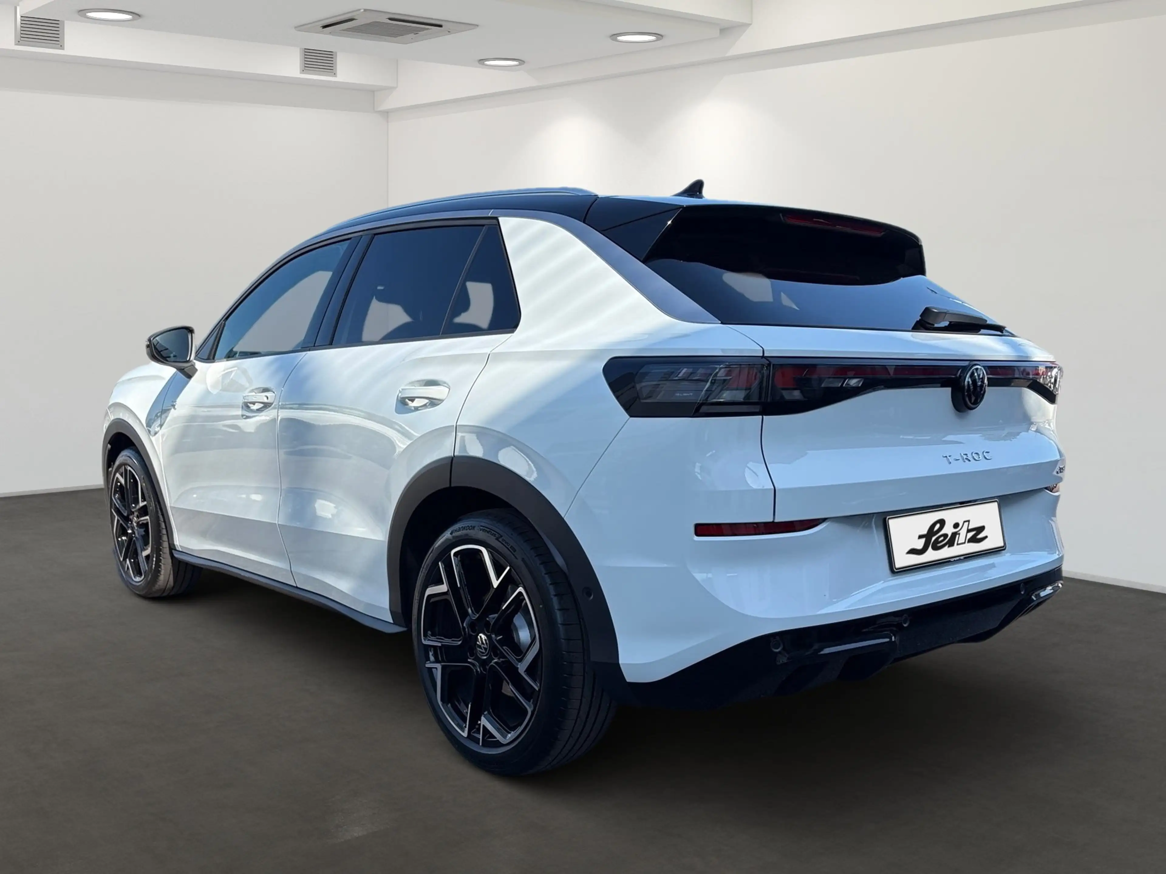 Volkswagen T-Roc 1.5 eTSI R-Line *PANO*APPCON*KAMERA* — photo 5