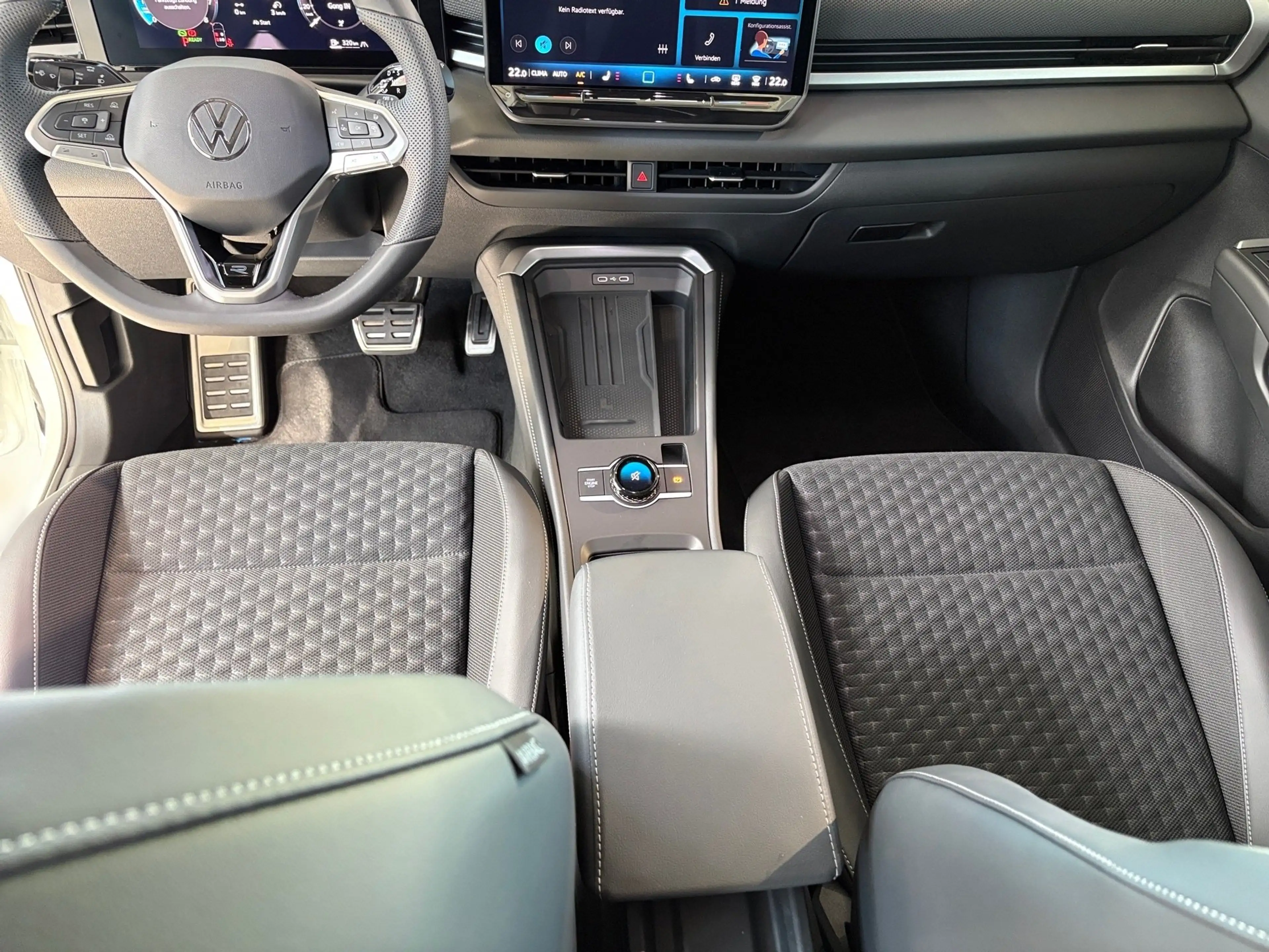 Volkswagen T-Roc 1.5 eTSI R-Line *PANO*APPCON*KAMERA* — photo 14