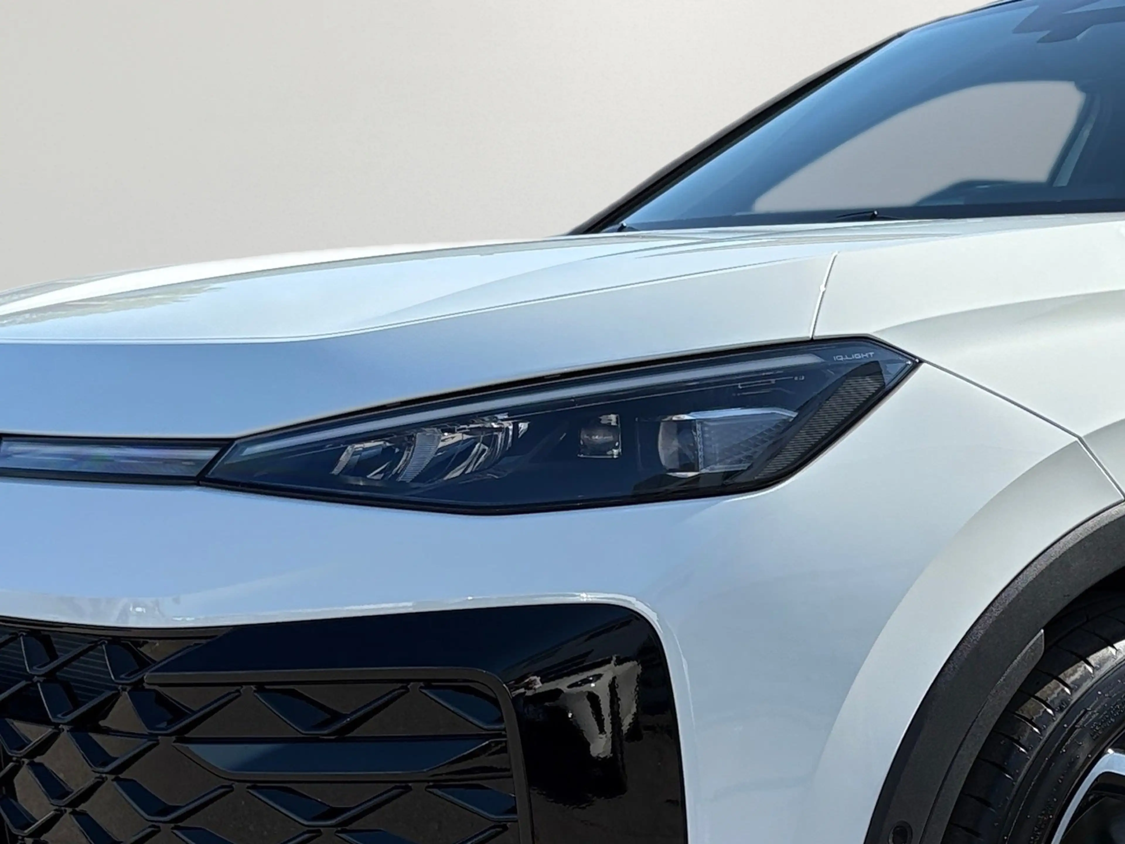 Volkswagen T-Roc 1.5 eTSI R-Line *PANO*APPCON*KAMERA* — photo 8