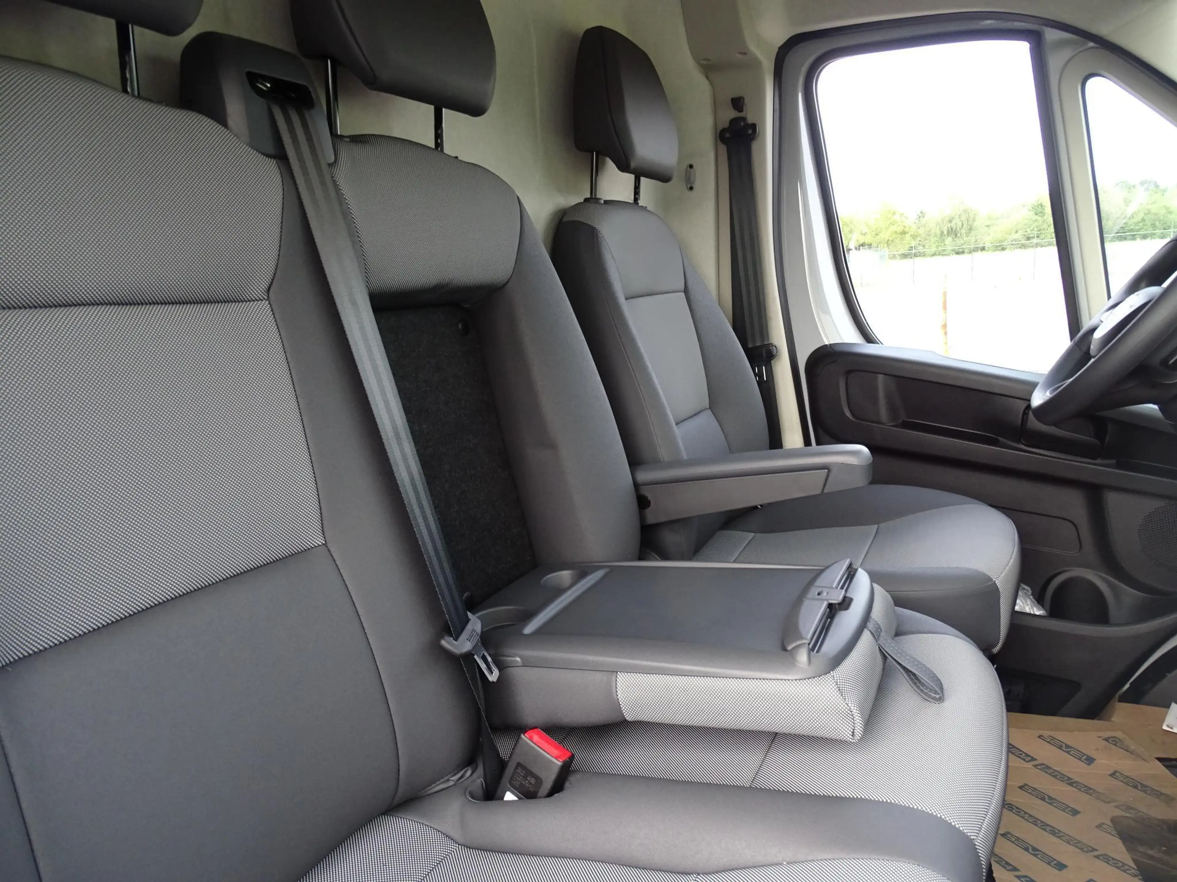 Fiat Ducato 2.2 BlueHDI 180 Maxi L3-H2 35 AT8 — photo 9