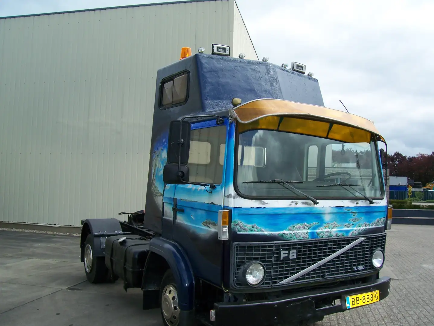 Volvo Trekker Синий - 2