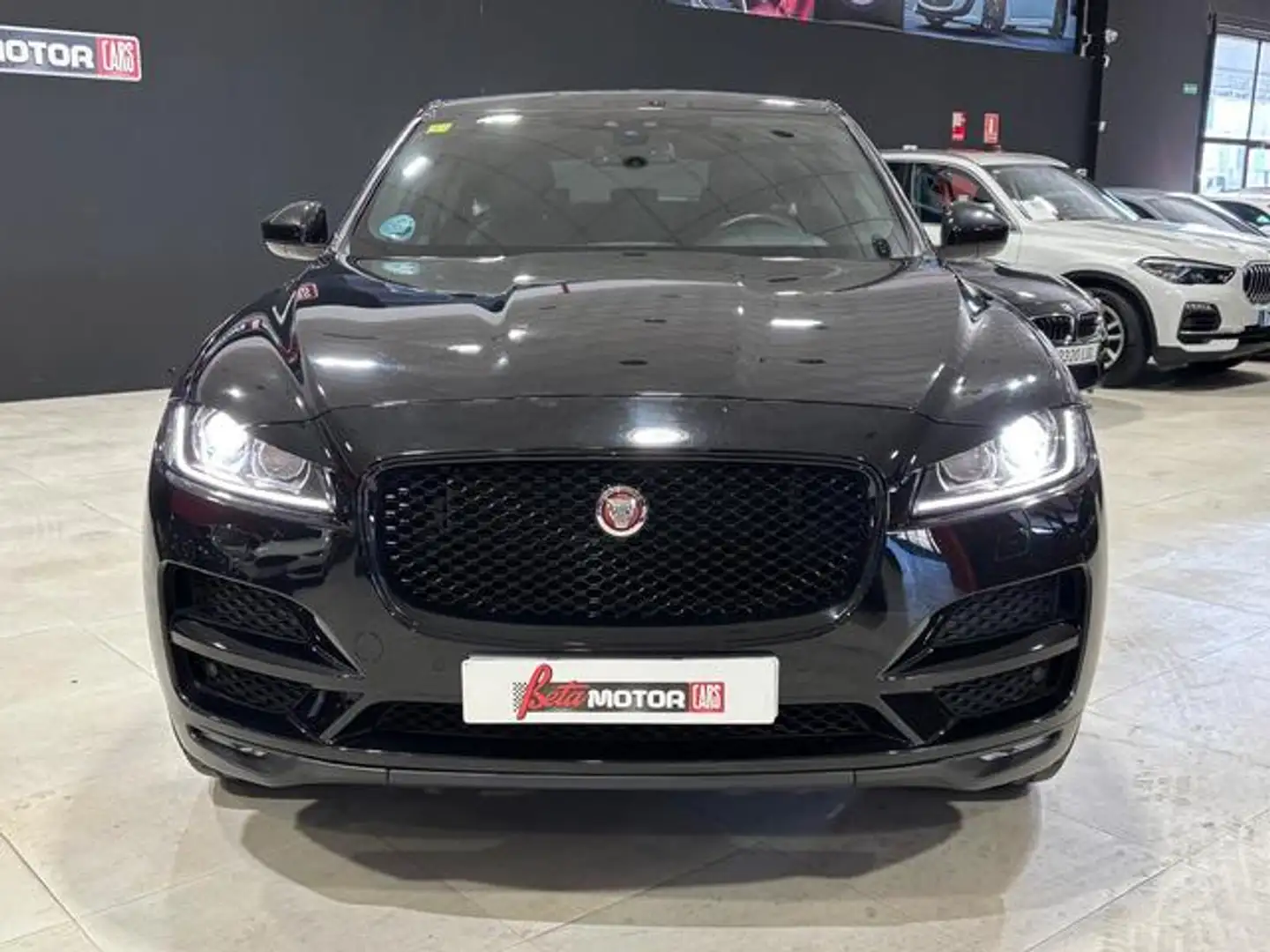 Jaguar F-Pace 2.0i4D Pure Aut. AWD 180 Negro - 2