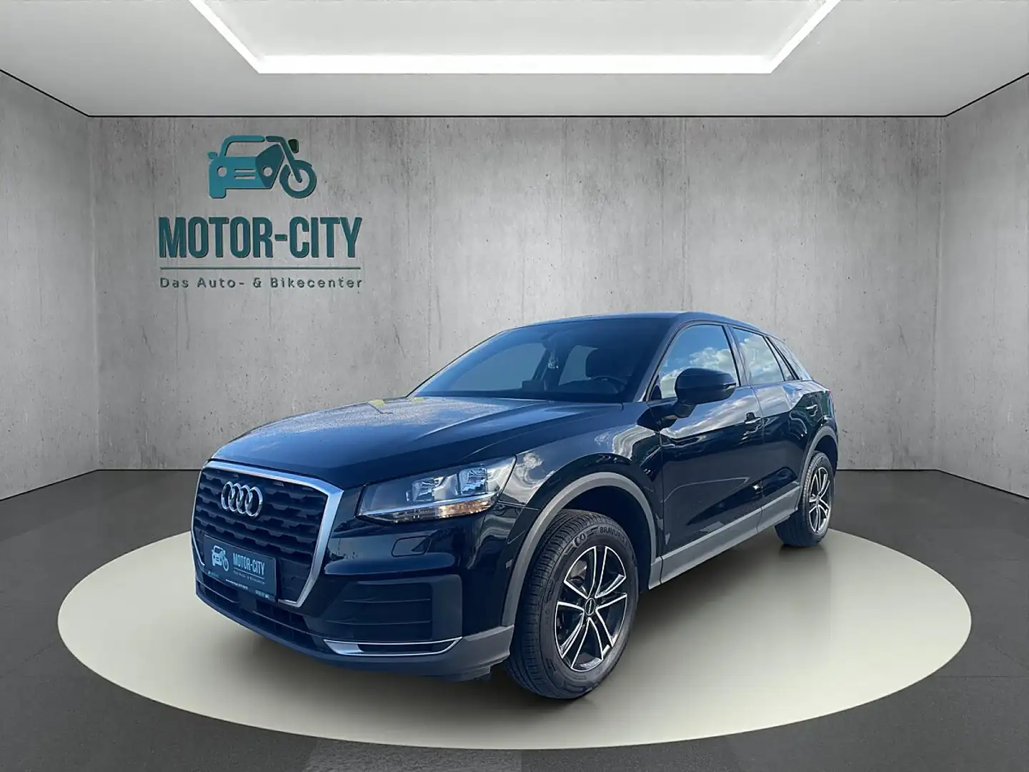 Audi Q2 1,6 TDI Schwarz - 1