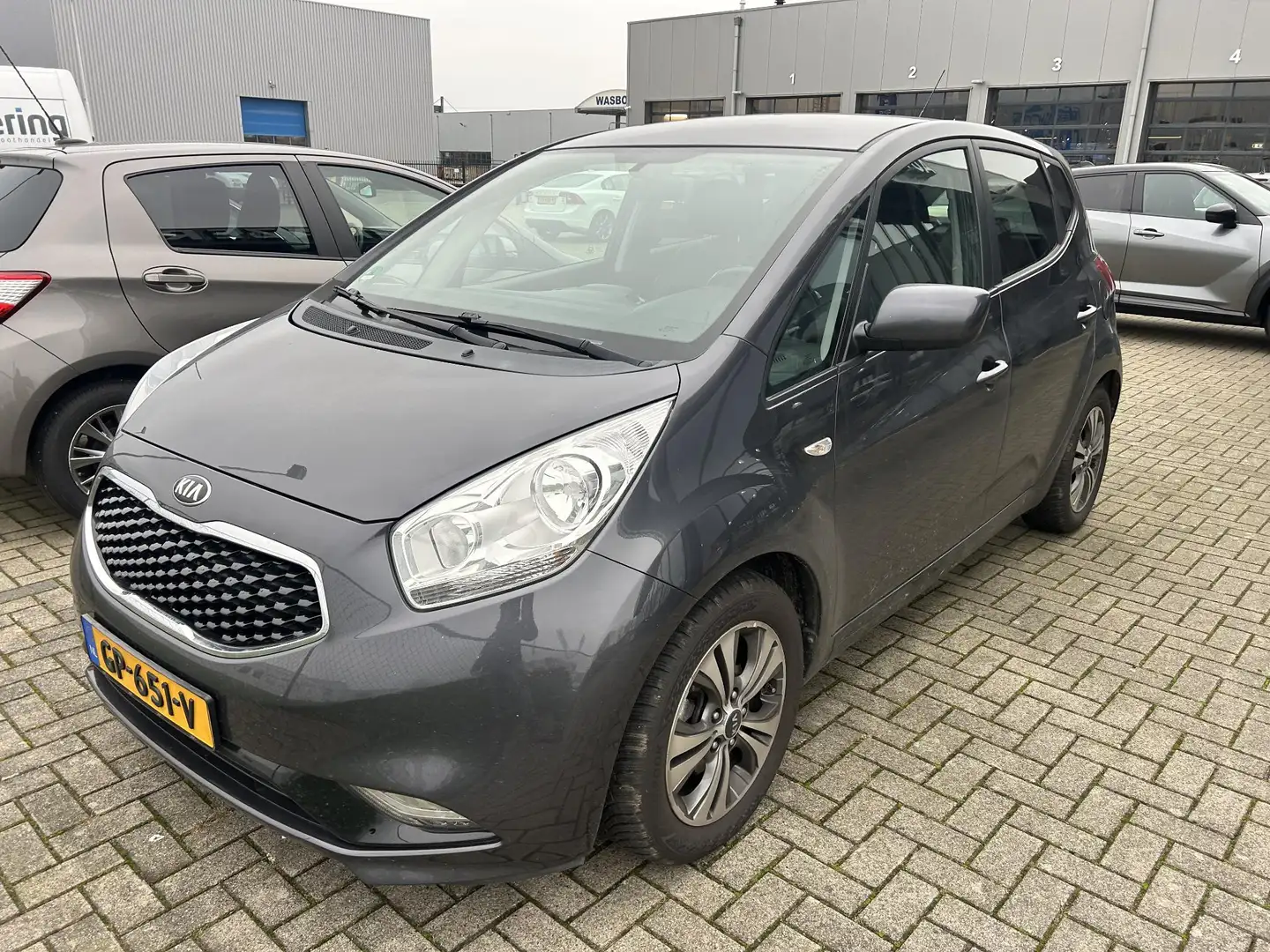 Kia Venga 1.4 CVVT DynamicPLusLine Gris - 1