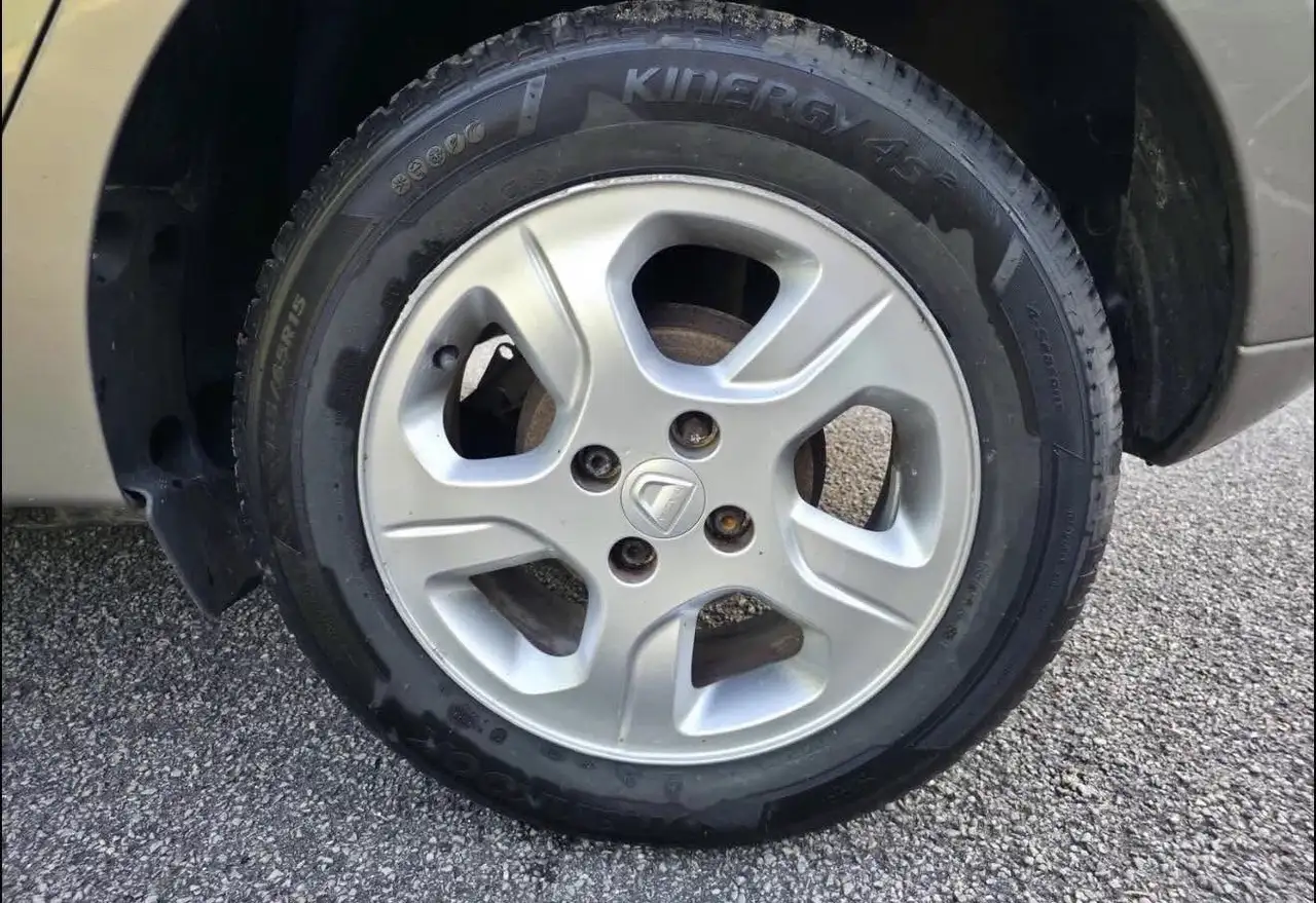 Dacia Sandero Sandero — photo 12
