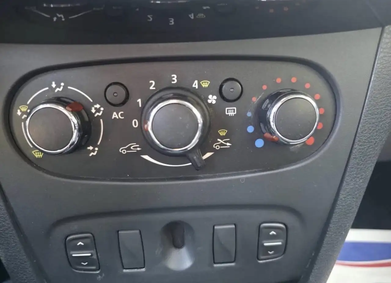 Dacia Sandero Sandero — photo 11