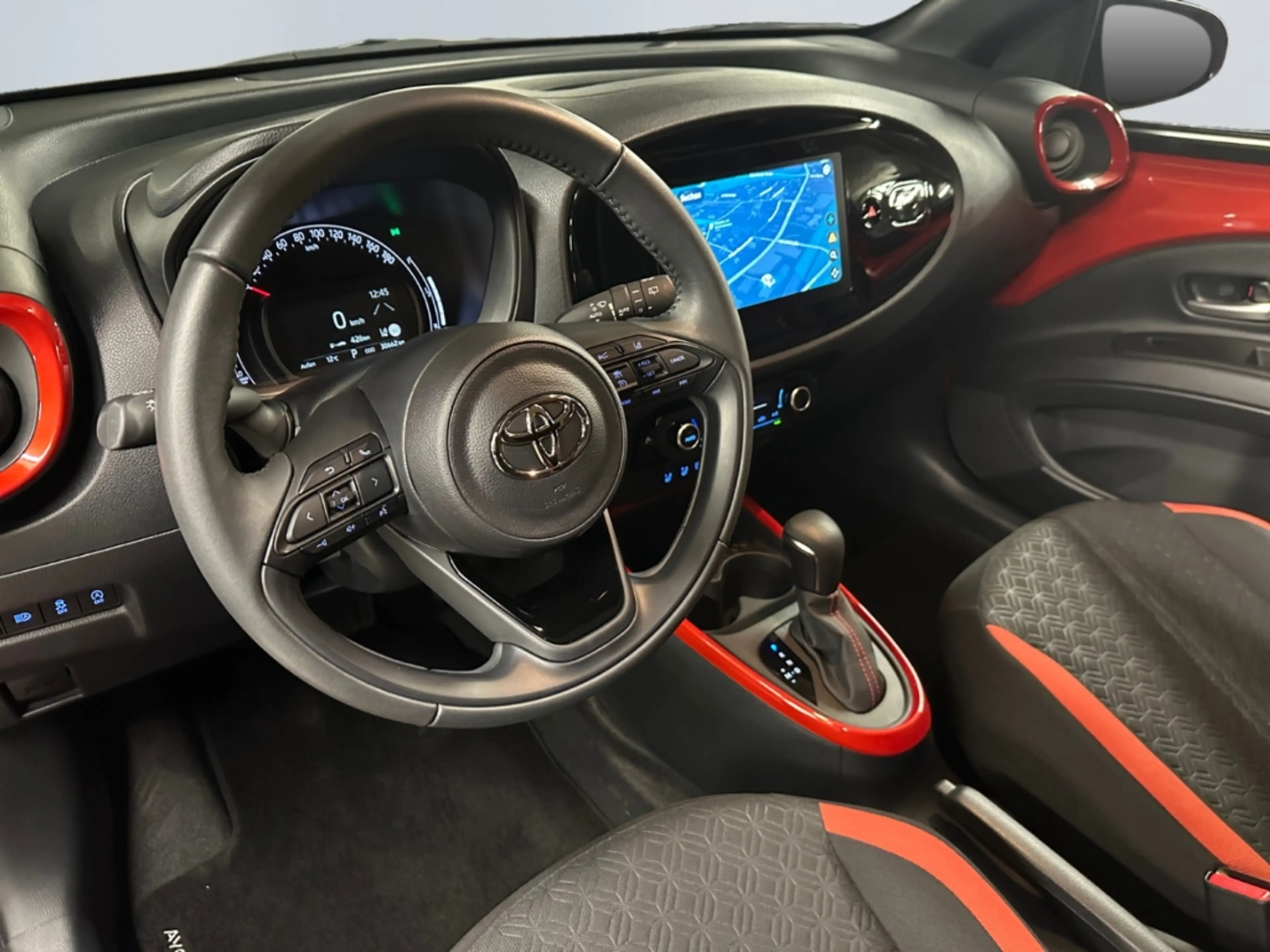 Toyota Aygo X S-CVT Air Team D *LED*Faltdach*ACC*CAM*SHZ* — photo 9