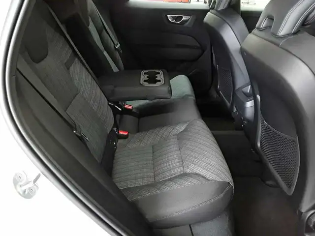 Volvo XC60 view 14