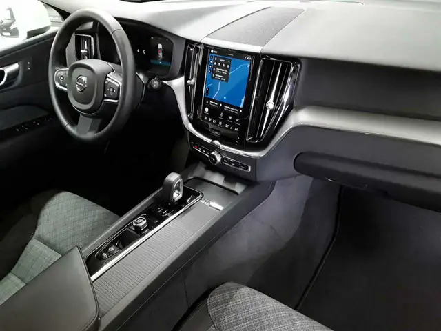 Volvo XC60 view 9