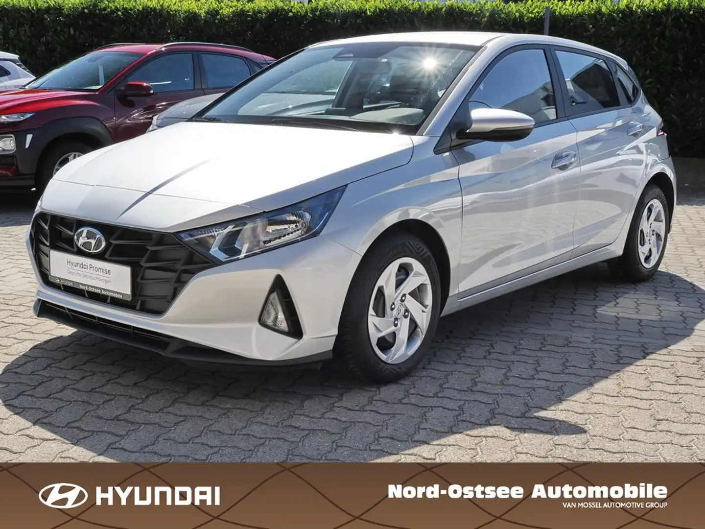 Hyundai i20 1.2 SELECT TEMPO KLIMA Plateado - 1