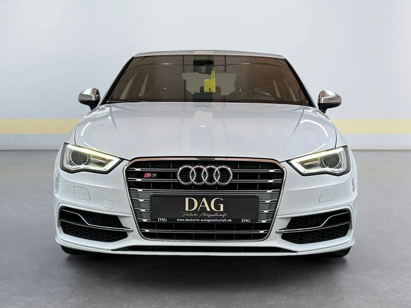 Audi S3 2.0 TFSI quattro +BI-XENON+NAVI+LEDER+1.HAND+ Weiß - 2