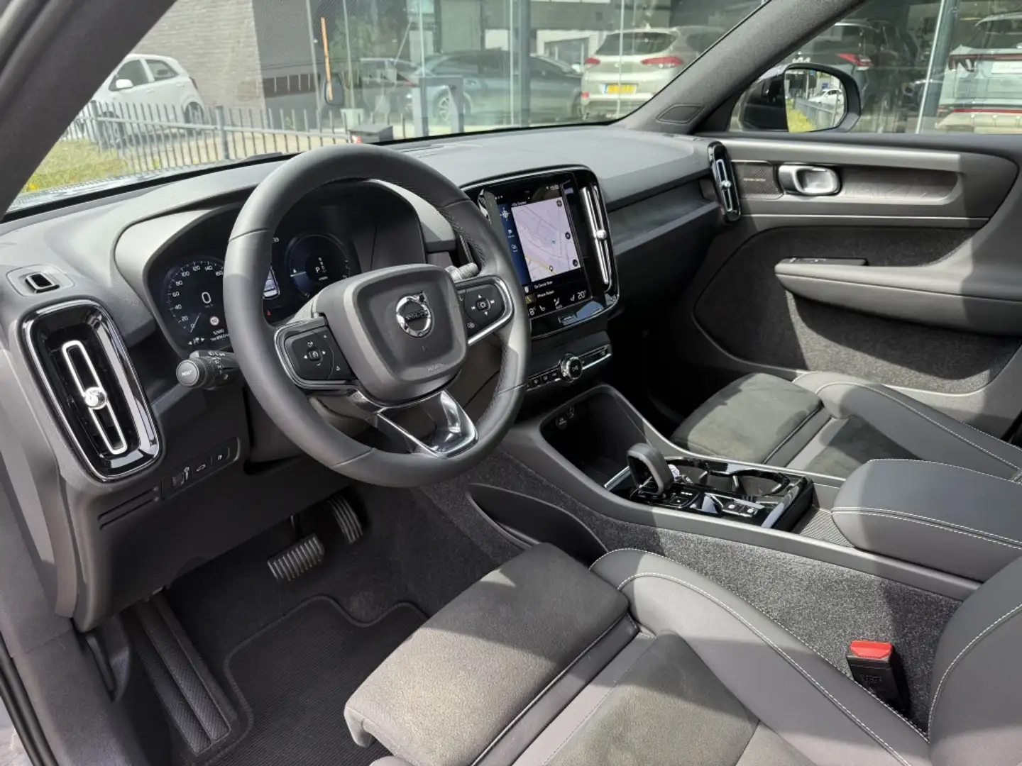 Volvo XC40 1.5 T5 Plug-in hybrid Ultimate Dark 262PK! | Panor Gris - 2