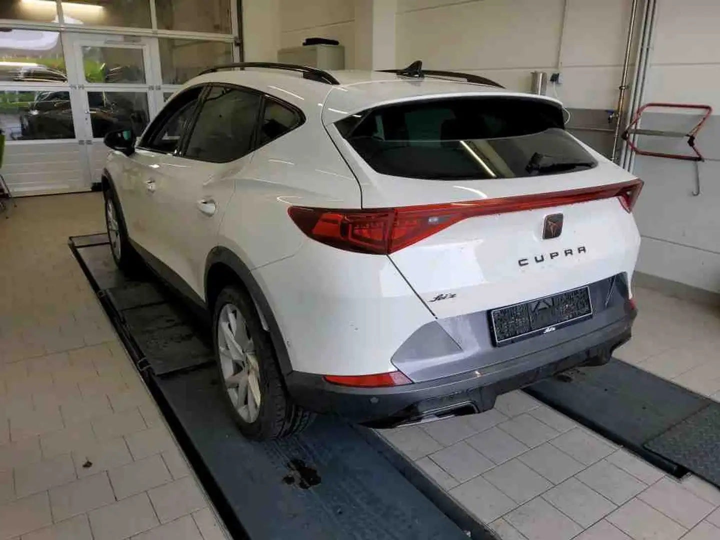 CUPRA Formentor 1.5 TSI KAMERA PDC LED KLIMA Weiß - 2