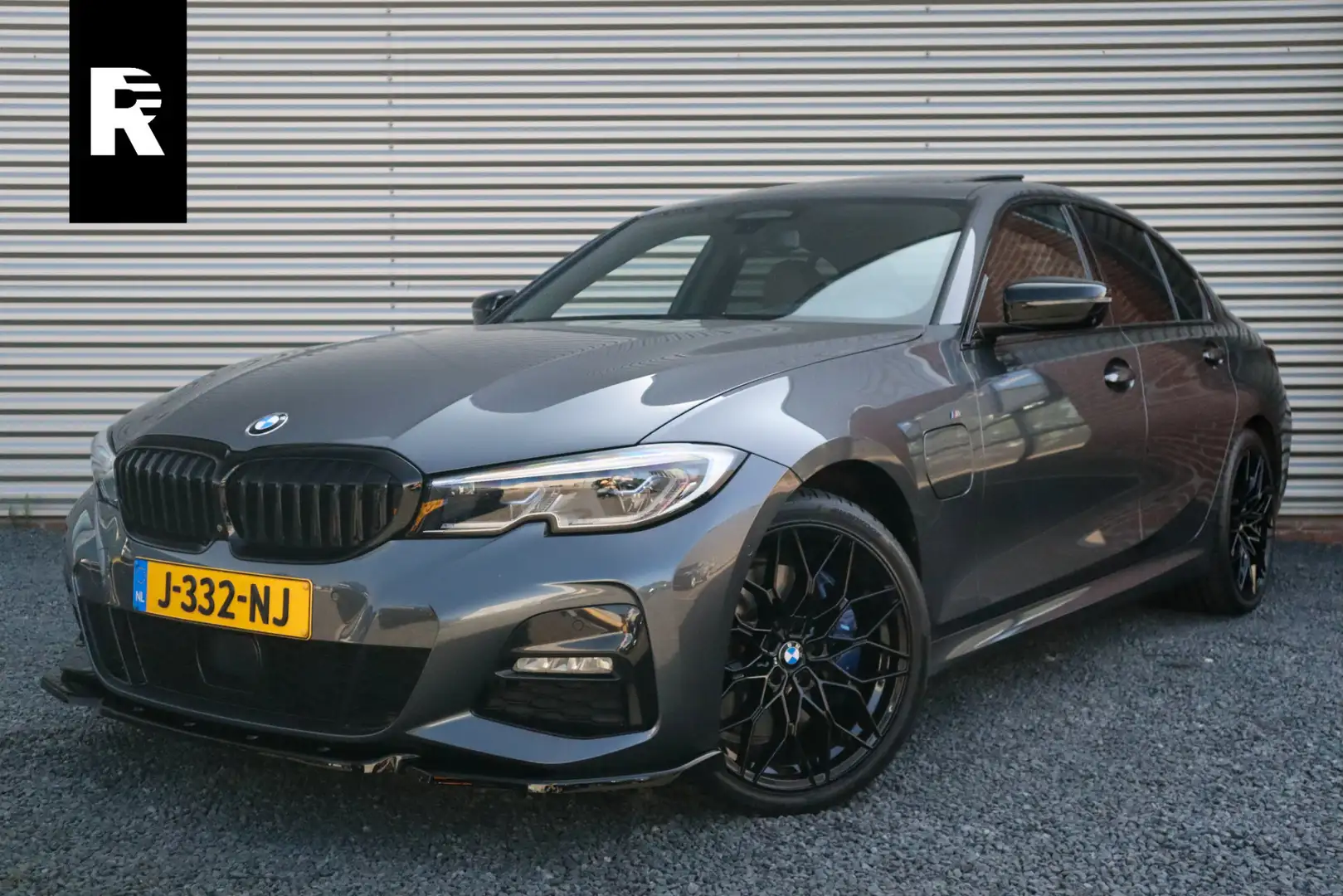 BMW 330 3-serie 330e M Sport Pano / Laser / 360 camera / E Grijs - 1