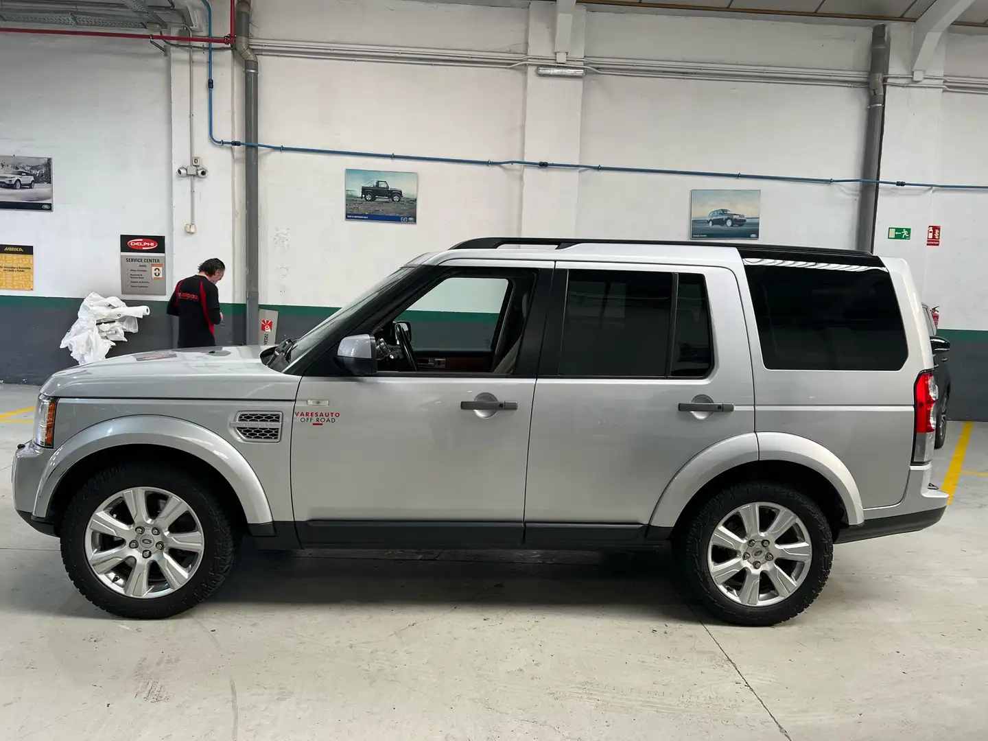 Land Rover Discovery 3.0SDV6 HSE 255 Aut. Silver - 2