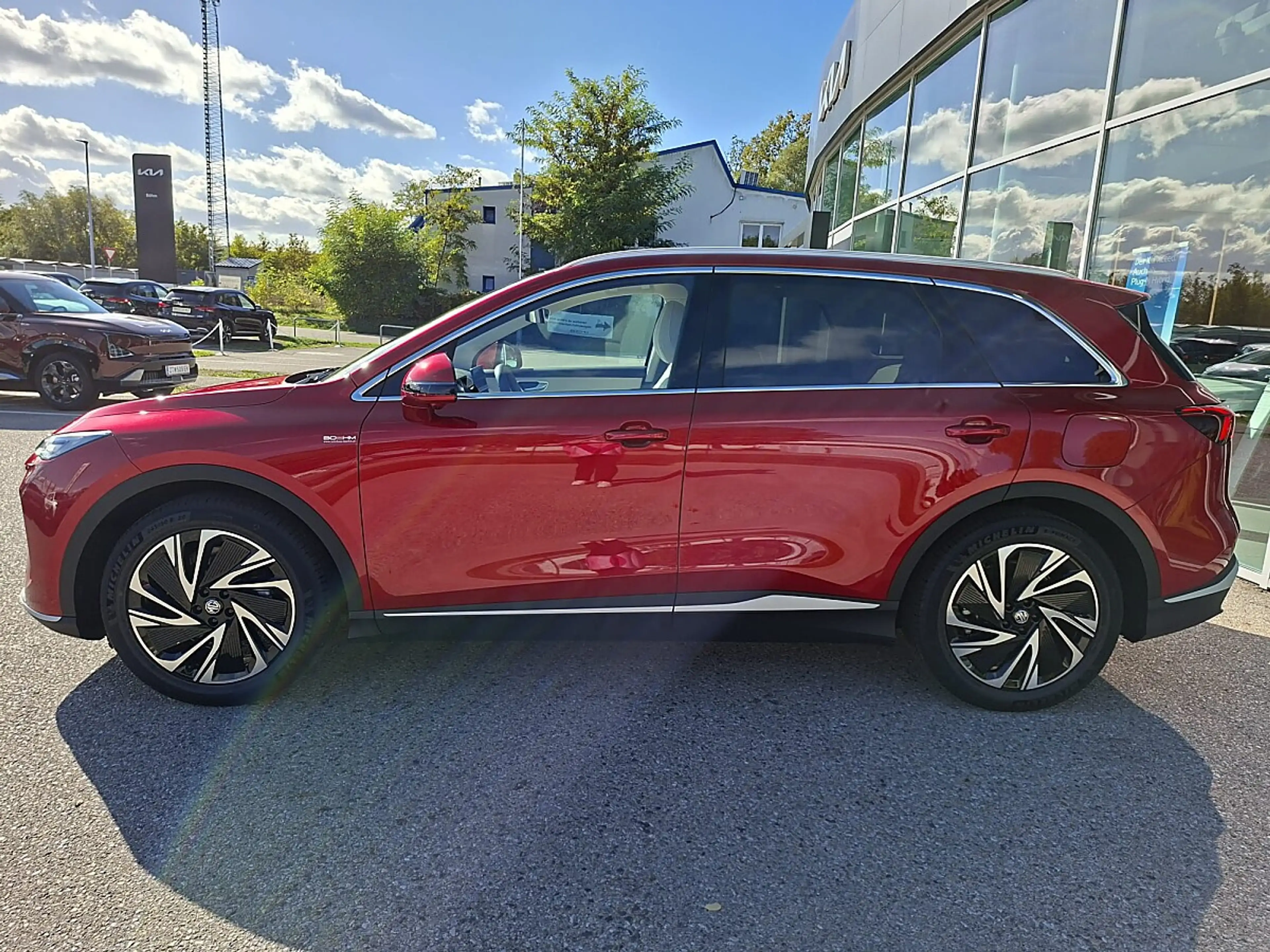 MG Others S6 EV Luxury 77 kWh — photo 6