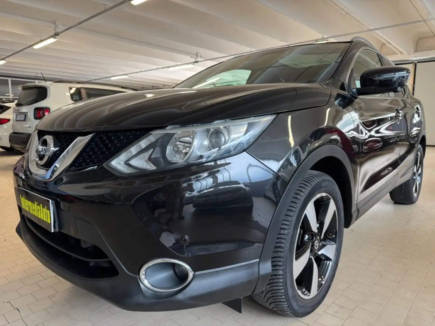 Nissan Qashqai 1.5 dCi Tekna 360° Unico Prop. Schwarz - 1