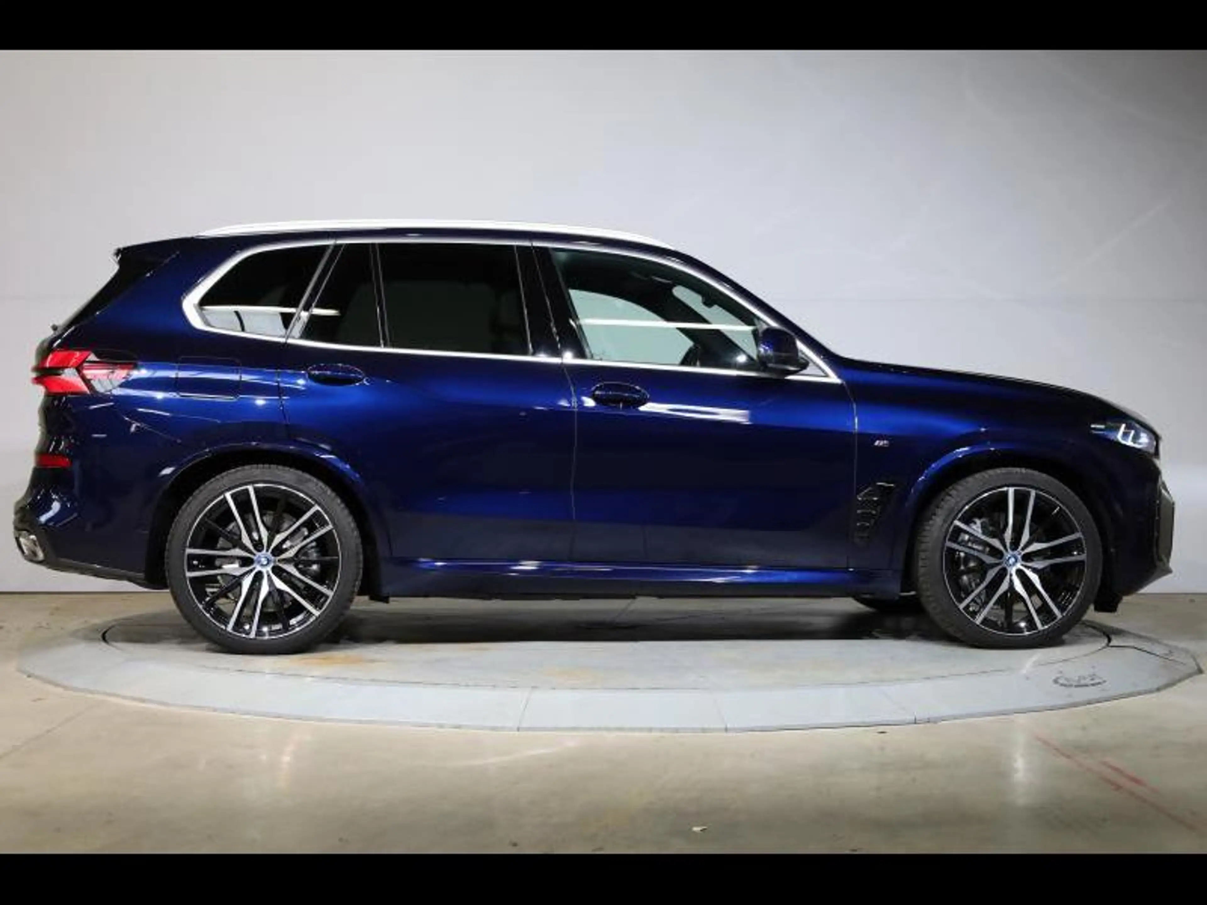 BMW X5 xDrive50e Kit M Sport — photo 3