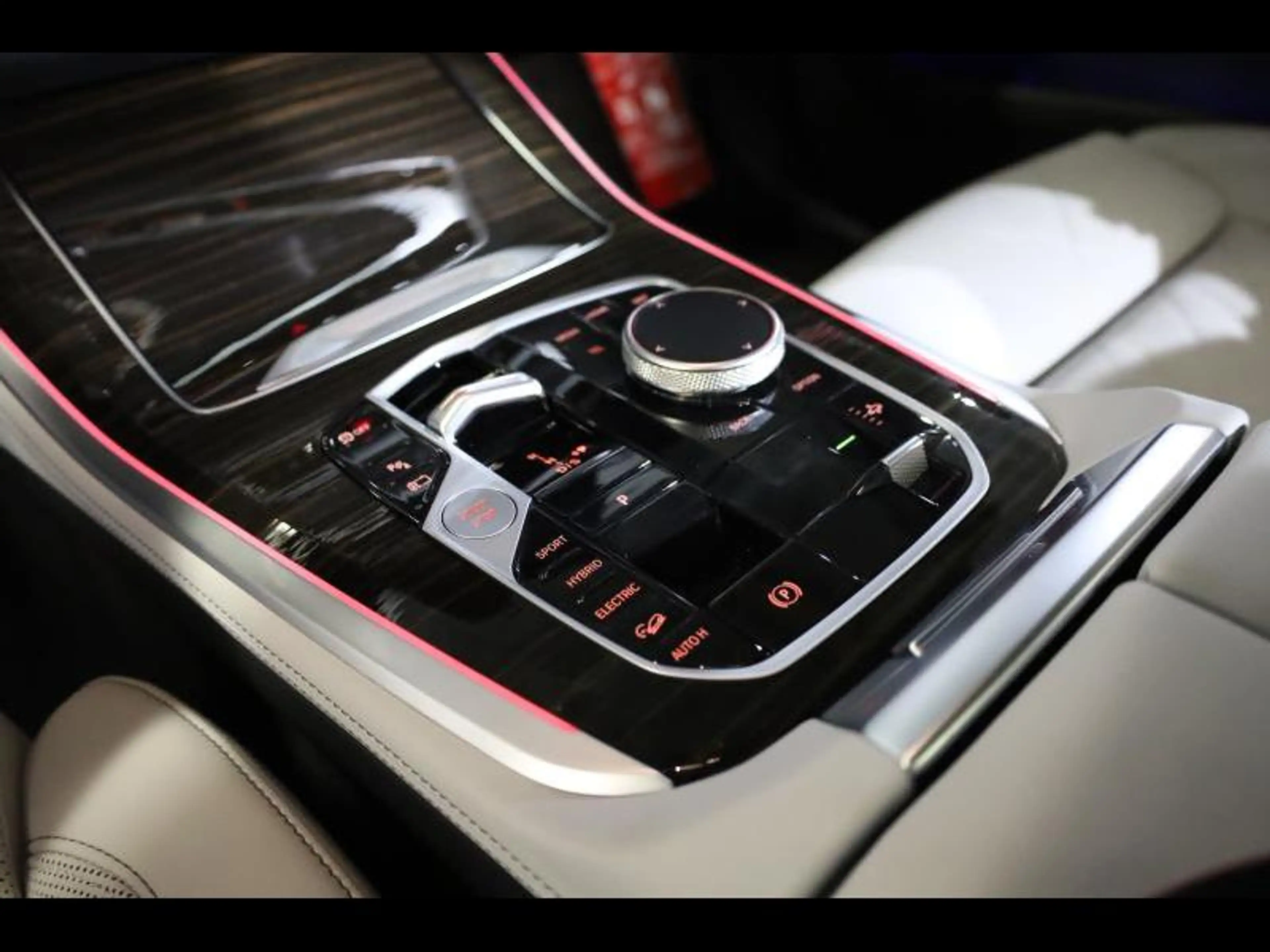 BMW X5 xDrive50e Kit M Sport — photo 12