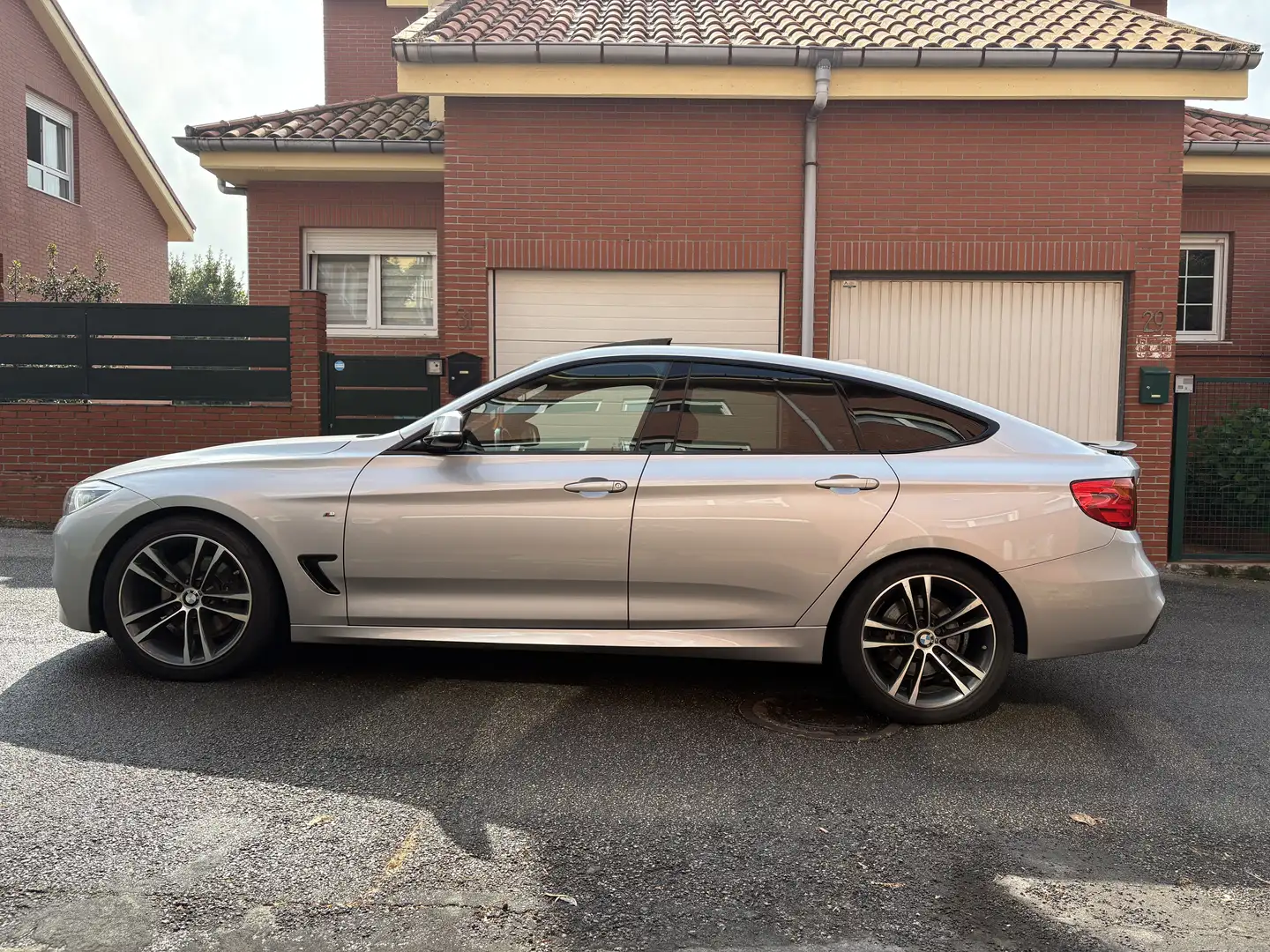 BMW 330 330dA Gran Turismo Sport - 2