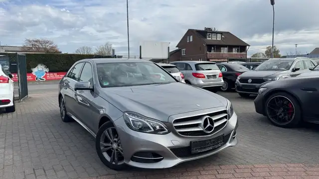 Mercedes-Benz E 300 Limousine BlueTec |AUTOMATIK|PANO|NAVI|LED