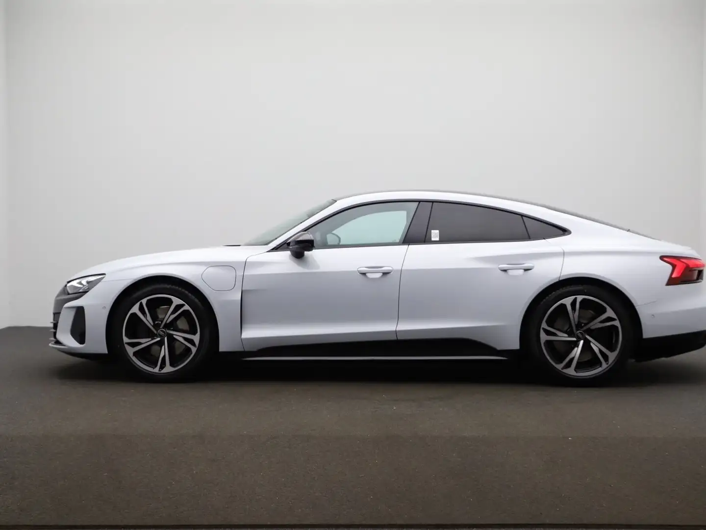 Audi e-tron GT quattro 350 kW Navi Standheizung LED Grau - 2