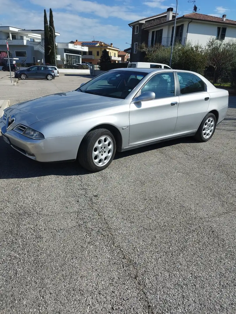 Alfa Romeo 166 2.0 ts - 1