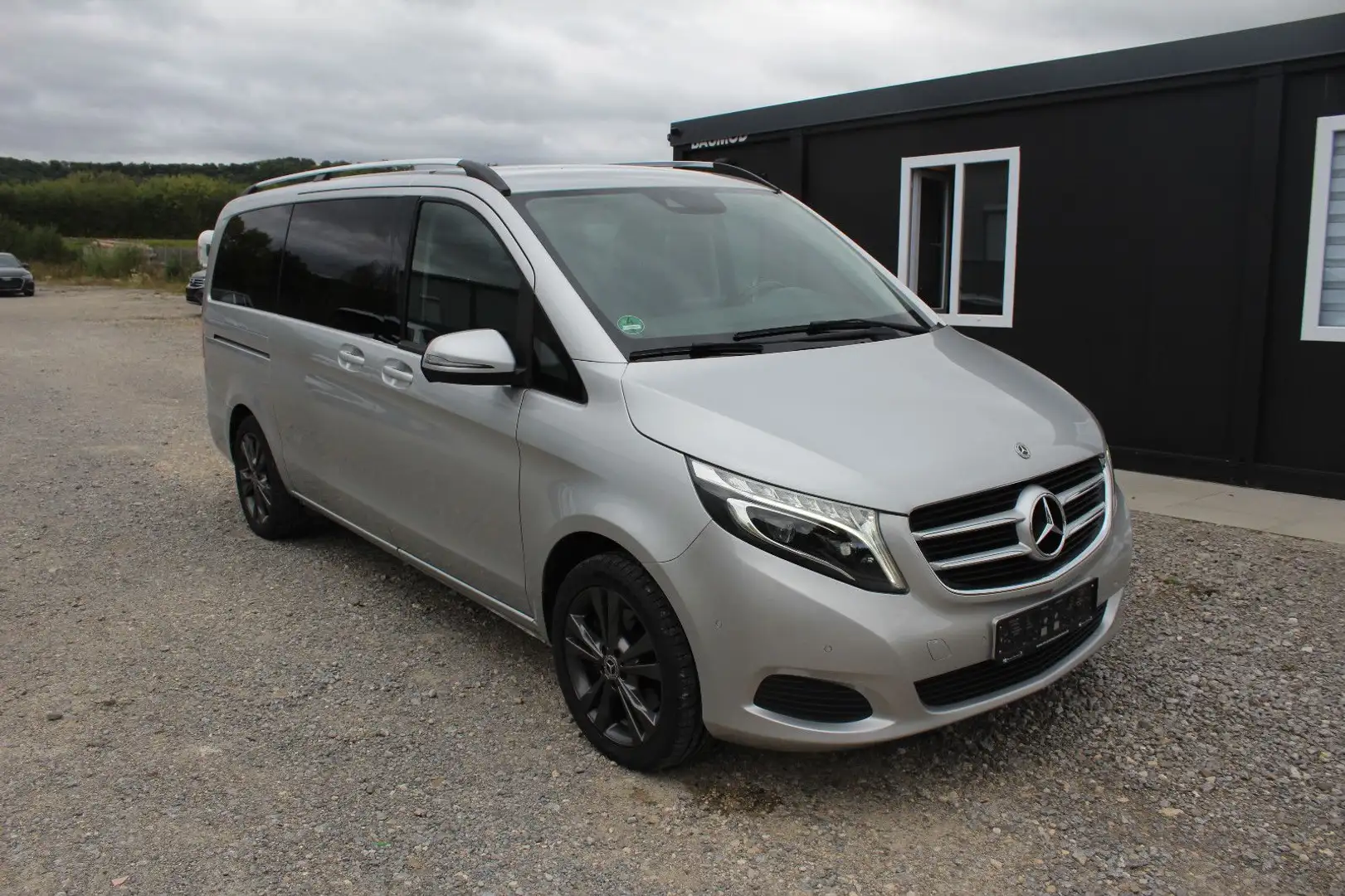 Mercedes-Benz V 220 d*EDITION*4 MATIC*EXTRA LANG*VOLL*LED*SIDE* Silber - 1