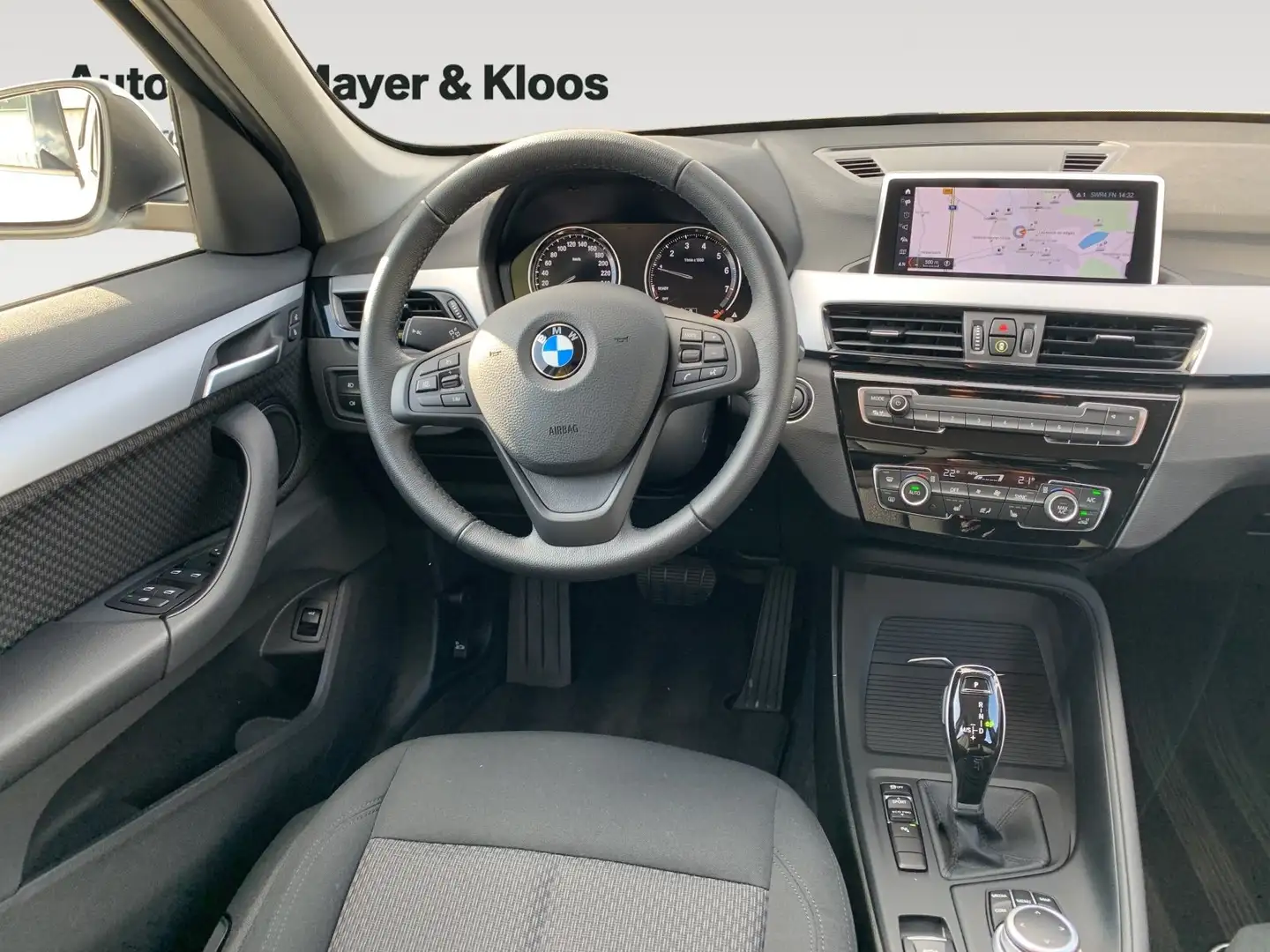 BMW X1 sDrive18i Advantage DAB Navi Tempomat Shz Weiß - 2