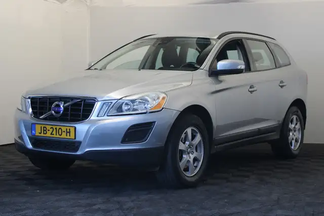 Volvo XC60 GERESERVEERD