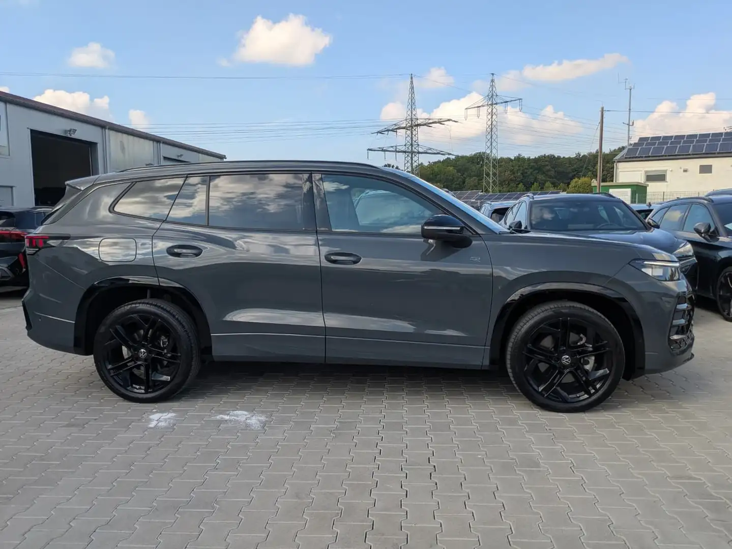 Volkswagen Tayron 2.0 TDI 4M R-Line 7Si*MATRIX*AHK*PANO*HUD Grau - 2