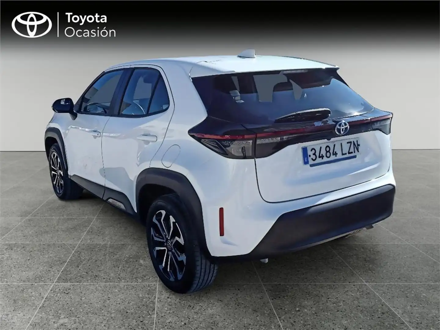 Toyota Yaris Cross 5 Puertas Active Tech 120H e-CVT - 2