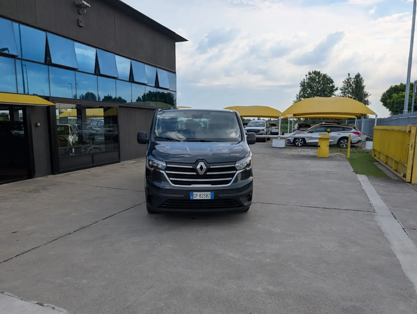 Renault Trafic BluedCi 110CV PL-TN AUTOCARRO N1 6 POSTI L2H1 Gris - 2