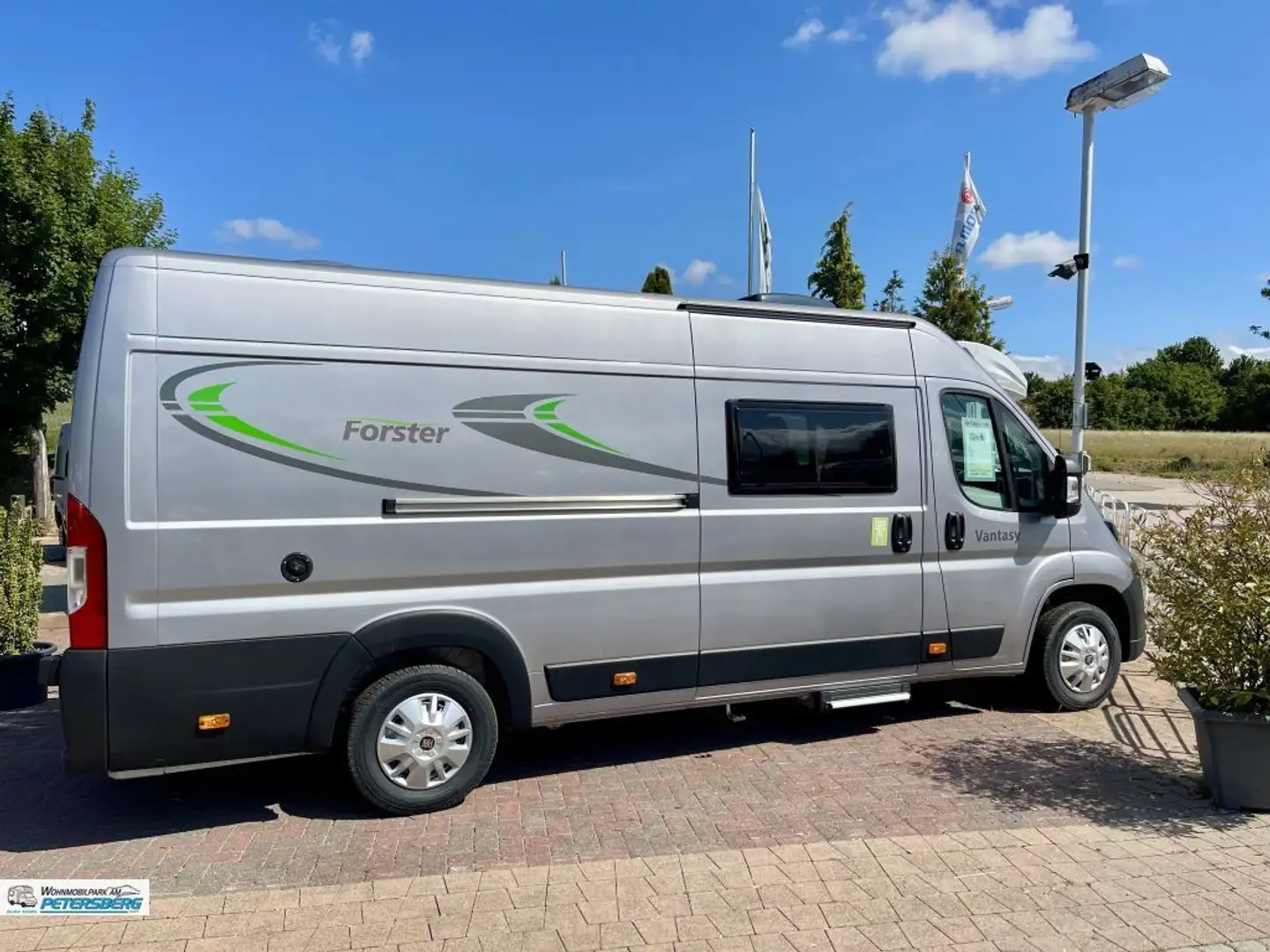 Forster V 636 HB Vantasy inkl. Dieselheizung 4 kW Grau - 1