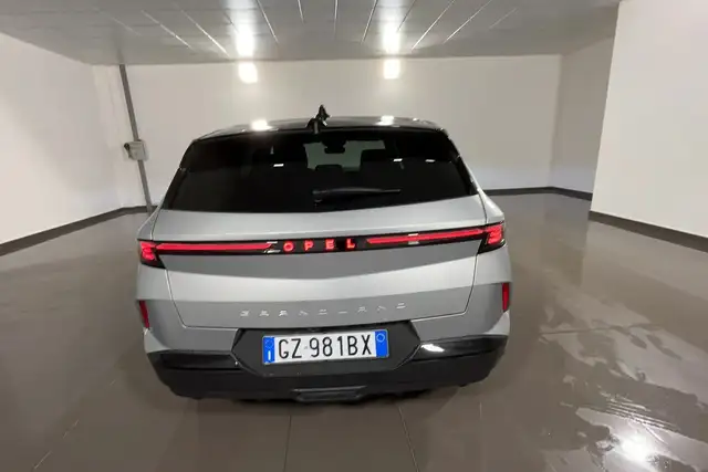 Opel Grandland view 5