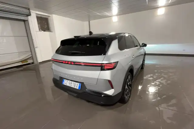 Opel Grandland view 4