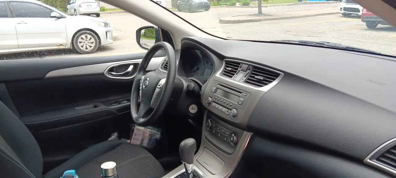 Nissan Sentra снимка Nissan Sentra