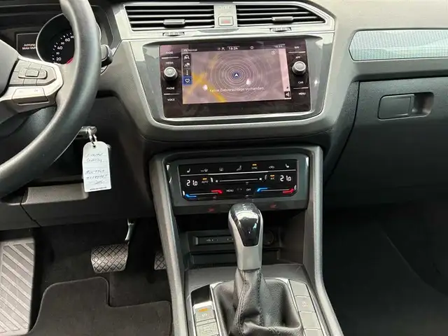 Volkswagen Tiguan view 12
