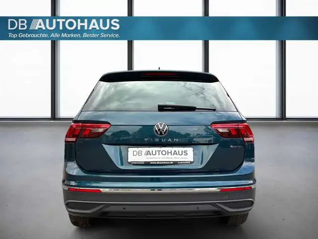 Volkswagen Tiguan view 5