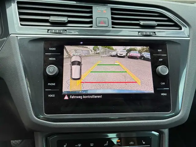 Volkswagen Tiguan view 11