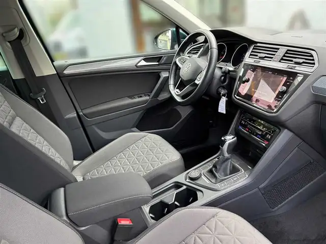 Volkswagen Tiguan view 16