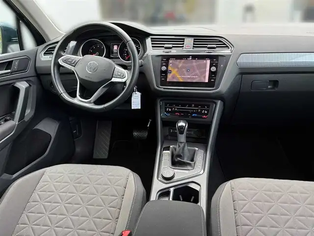 Volkswagen Tiguan view 17