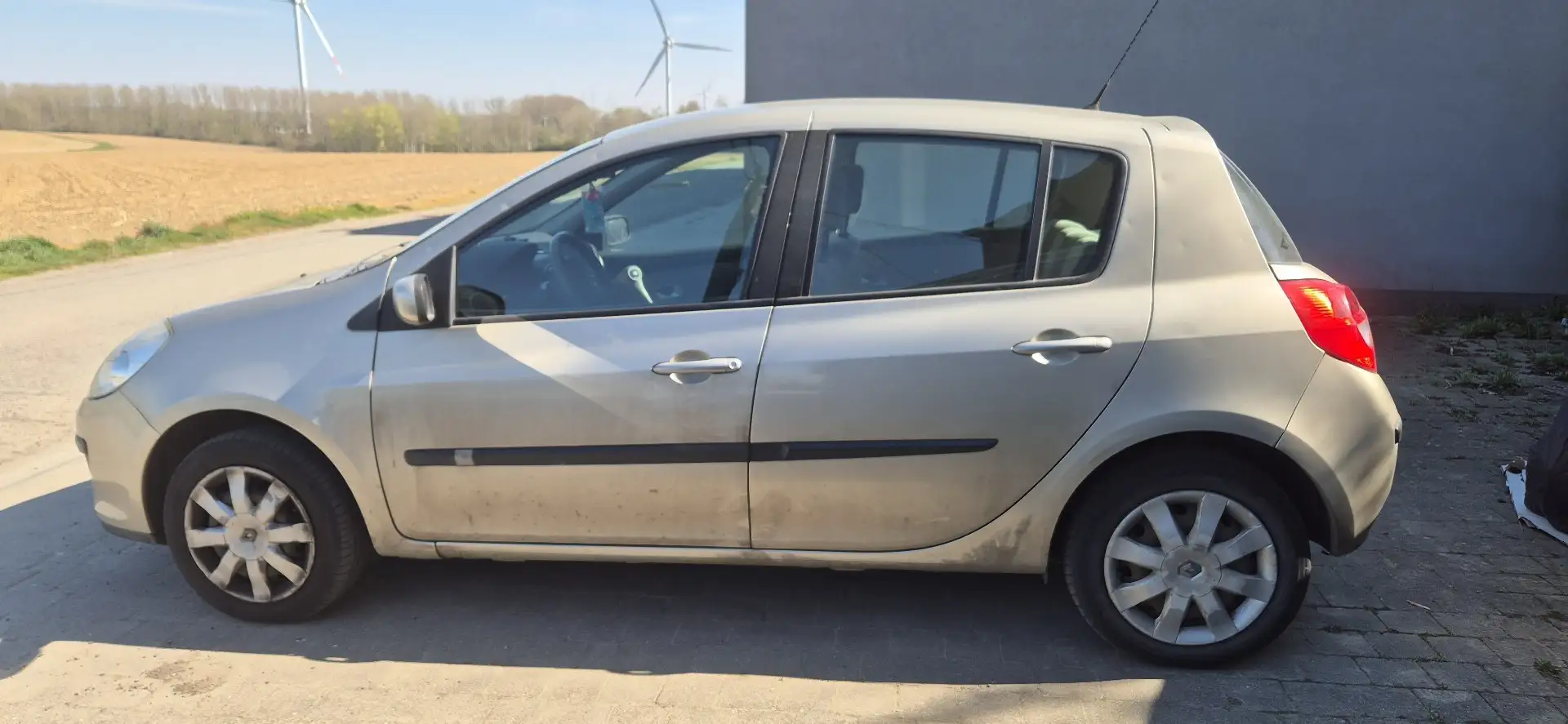 Renault Clio 1.2i 16v Privilège - 1